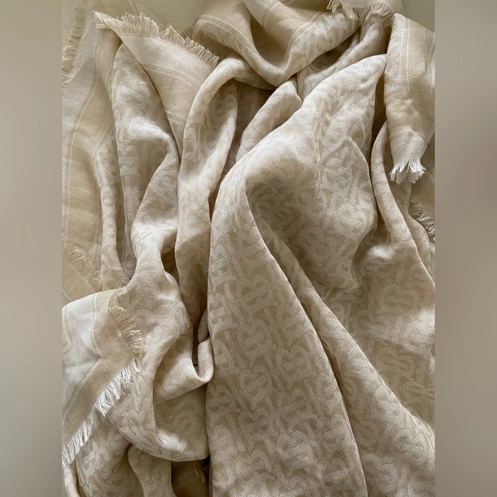 New Burberry Lightweight Monogram Wool Silk Blen Gauze Scarf 86.6 x 27.6 - Picture 2 of 5